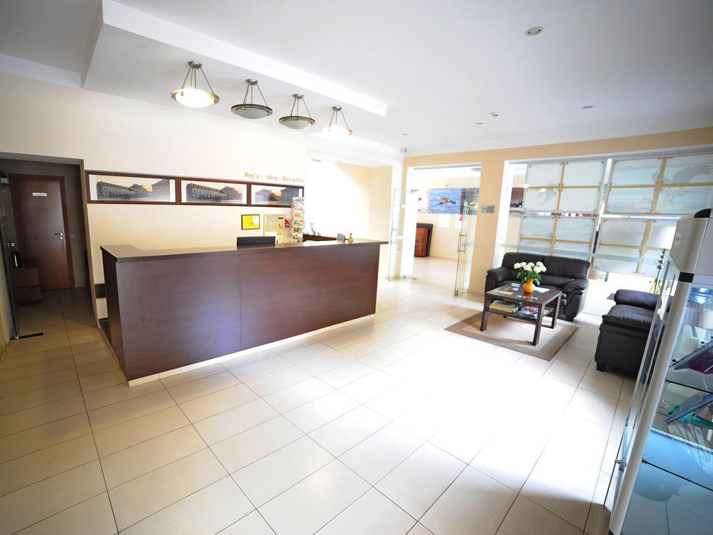 Deims Hotel Шілутє Екстер'єр фото