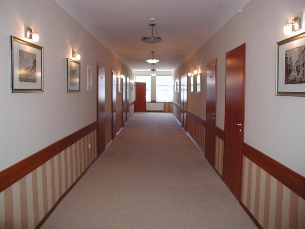 Deims Hotel Шілутє Екстер'єр фото